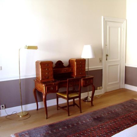 Louise Chatelain Suites Brussels Exterior photo
